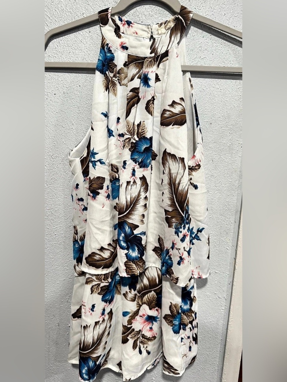entro Floral Maxi Dress in White & Blue Size Small